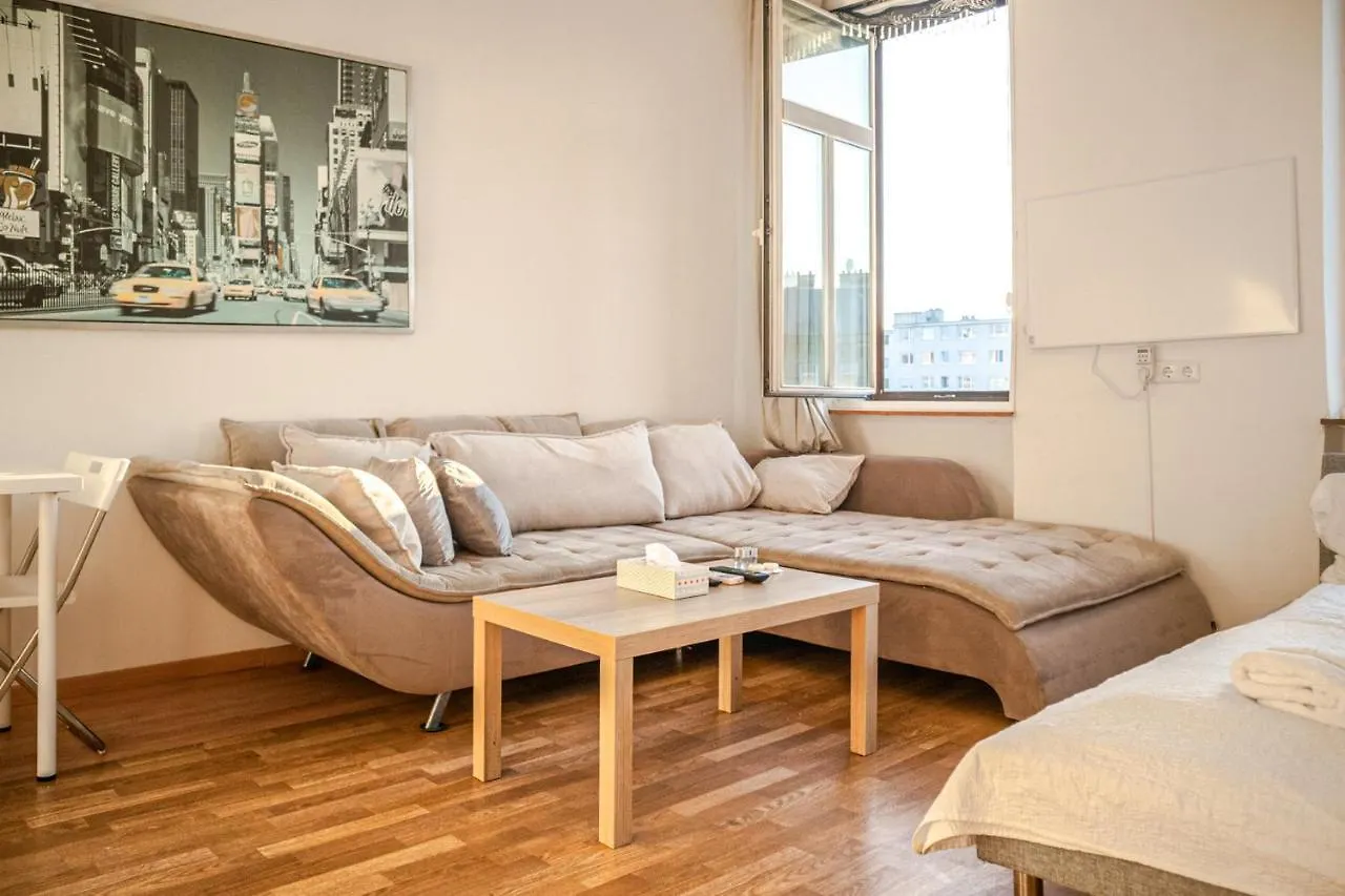 Joyful 2Br Shared Apt Near Millenium Tower & Danube River Vienna