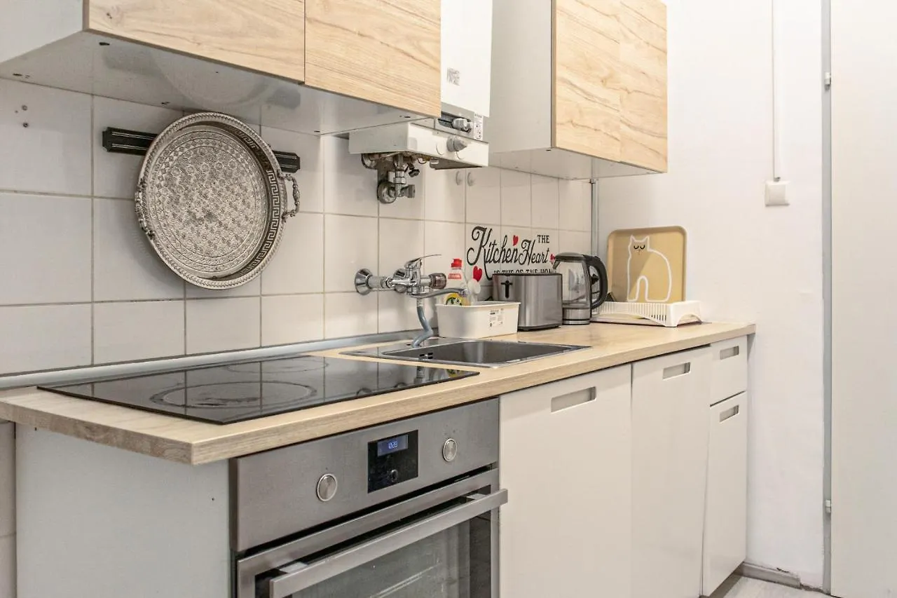 Joyful 2Br Shared Apt Near Millenium Tower & Danube River Vienna Austria