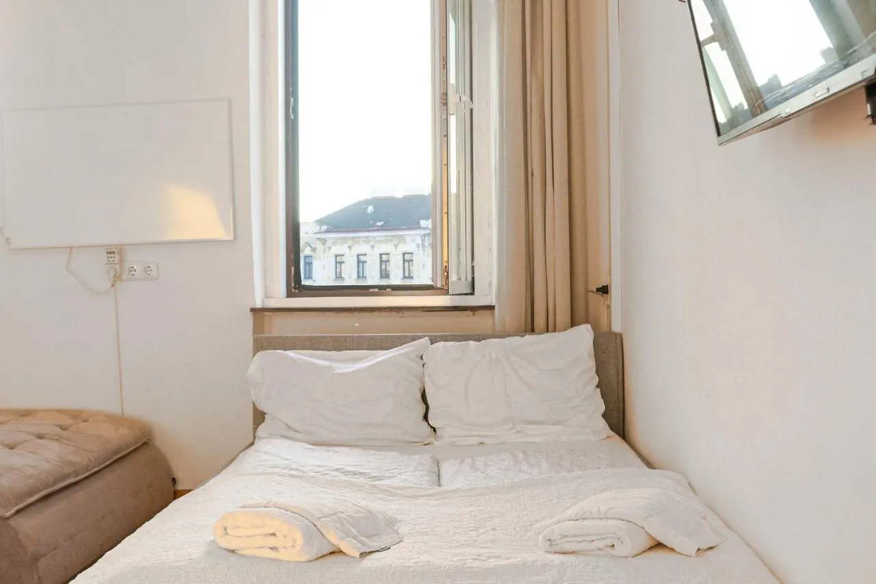 Joyful 2Br Shared Apt Near Millenium Tower & Danube River Vienna