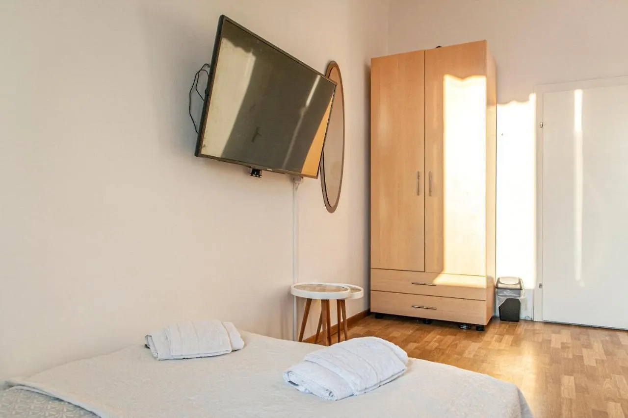 Joyful 2Br Shared Apt Near Millenium Tower & Danube River Vienna Guest house