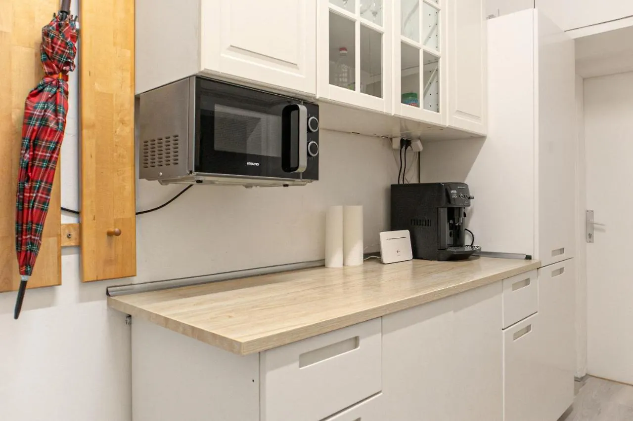 Guest house Joyful 2Br Shared Apt Near Millenium Tower & Danube River Vienna