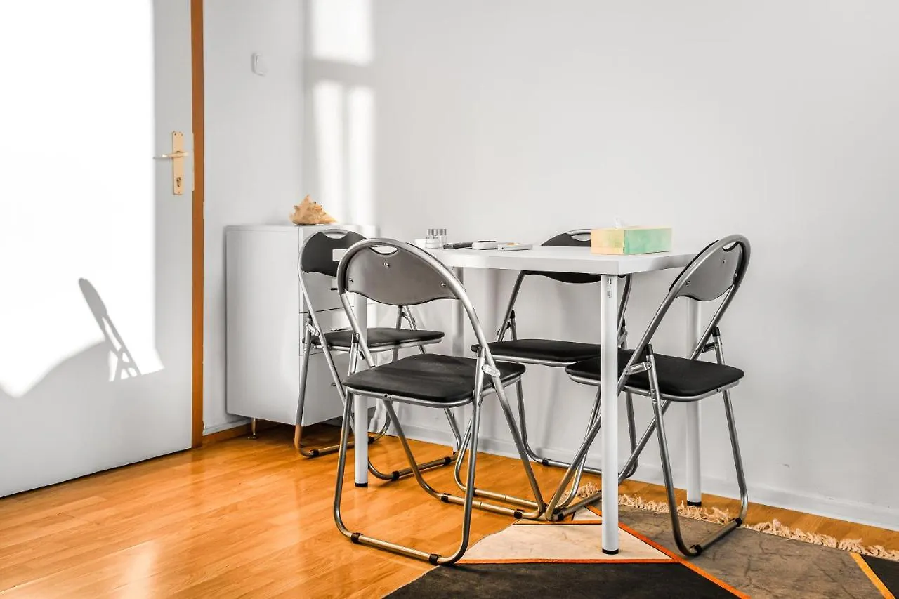 Guest house Joyful 2Br Shared Apt Near Millenium Tower & Danube River Vienna