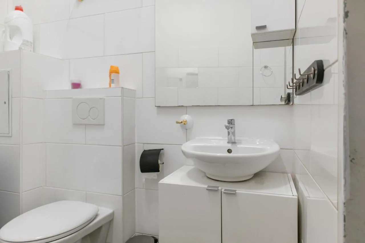 Joyful 2Br Shared Apt Near Millenium Tower & Danube River Vienna Austria