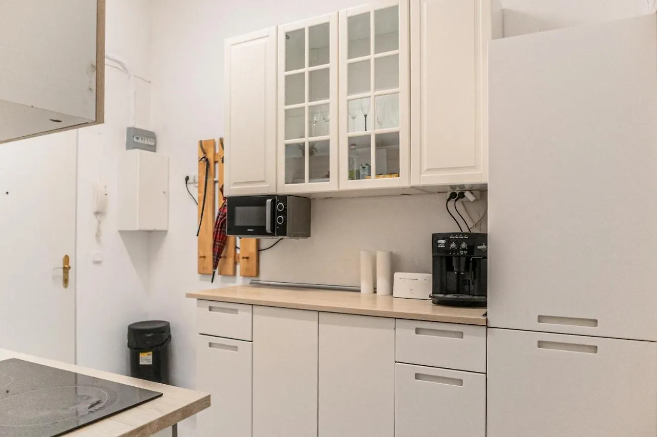 Joyful 2Br Shared Apt Near Millenium Tower & Danube River Vienna
